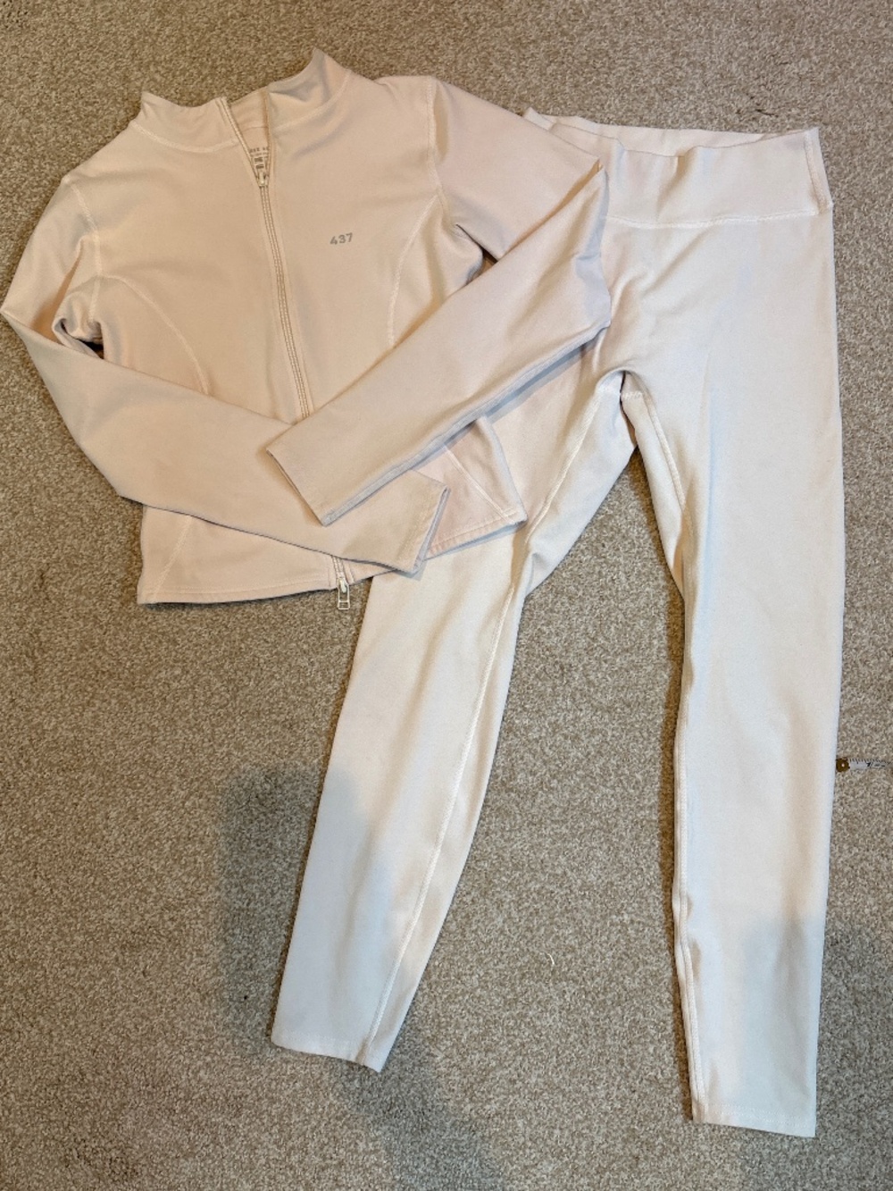 437 Essentials Leggings and Curve Jacket, cream, size M
